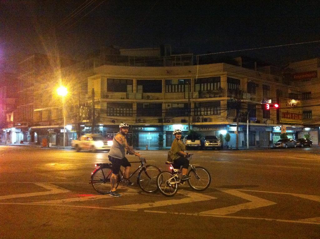 Albergue Bangkok Bed And Bike Exterior foto